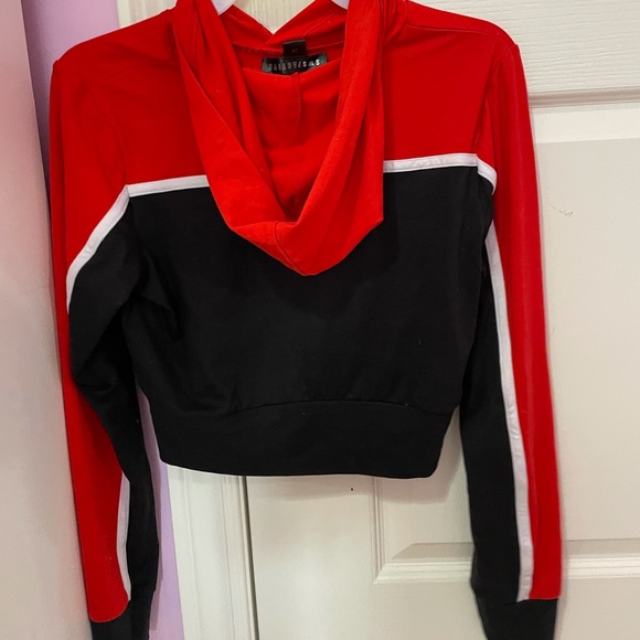 Cropped Tight Body Fitting Hoddie - Picture 3 of 3